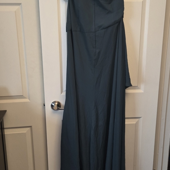 NWT Davids Bridal Georgette Cascade Dress F19832 Size 14 Juniper Green - Picture 9 of 11